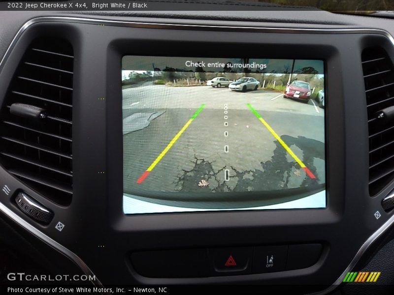 Bright White / Black 2022 Jeep Cherokee X 4x4