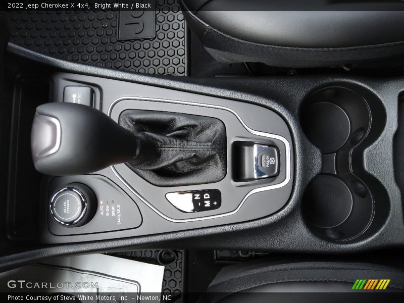 Bright White / Black 2022 Jeep Cherokee X 4x4