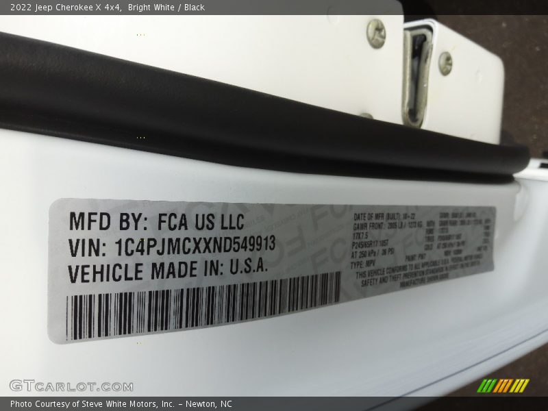 Bright White / Black 2022 Jeep Cherokee X 4x4
