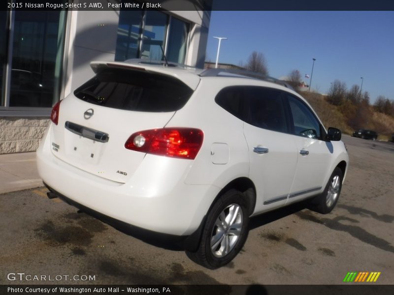 Pearl White / Black 2015 Nissan Rogue Select S AWD