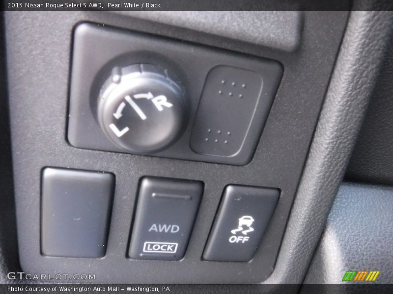 Pearl White / Black 2015 Nissan Rogue Select S AWD