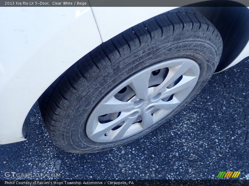 Clear White / Beige 2013 Kia Rio LX 5-Door
