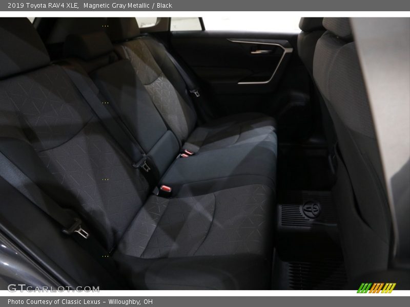 Magnetic Gray Metallic / Black 2019 Toyota RAV4 XLE