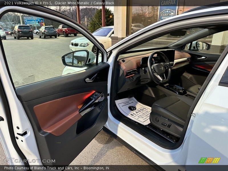 Glacier White Metallic / Galaxy Black 2021 Volkswagen ID.4 Pro S