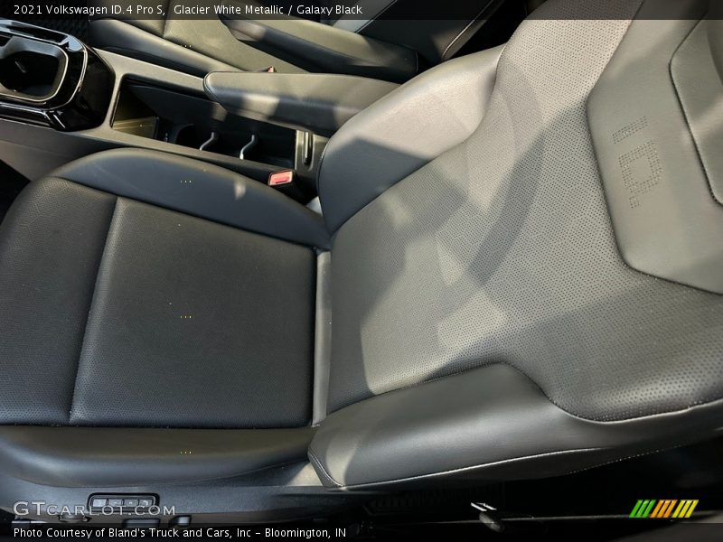 Glacier White Metallic / Galaxy Black 2021 Volkswagen ID.4 Pro S
