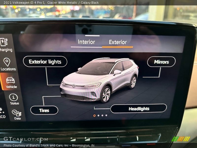 Glacier White Metallic / Galaxy Black 2021 Volkswagen ID.4 Pro S