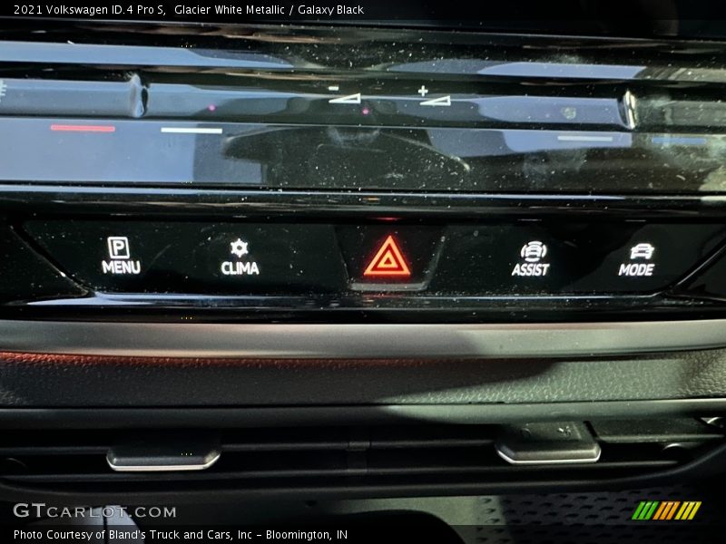 Glacier White Metallic / Galaxy Black 2021 Volkswagen ID.4 Pro S