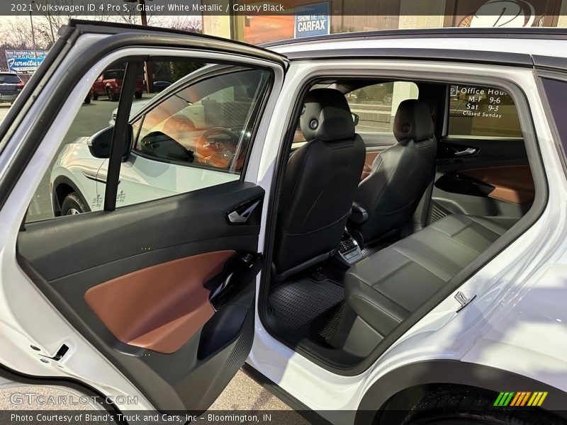 Glacier White Metallic / Galaxy Black 2021 Volkswagen ID.4 Pro S