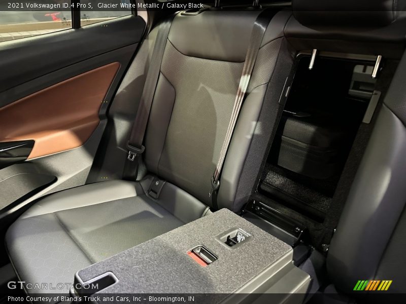 Glacier White Metallic / Galaxy Black 2021 Volkswagen ID.4 Pro S