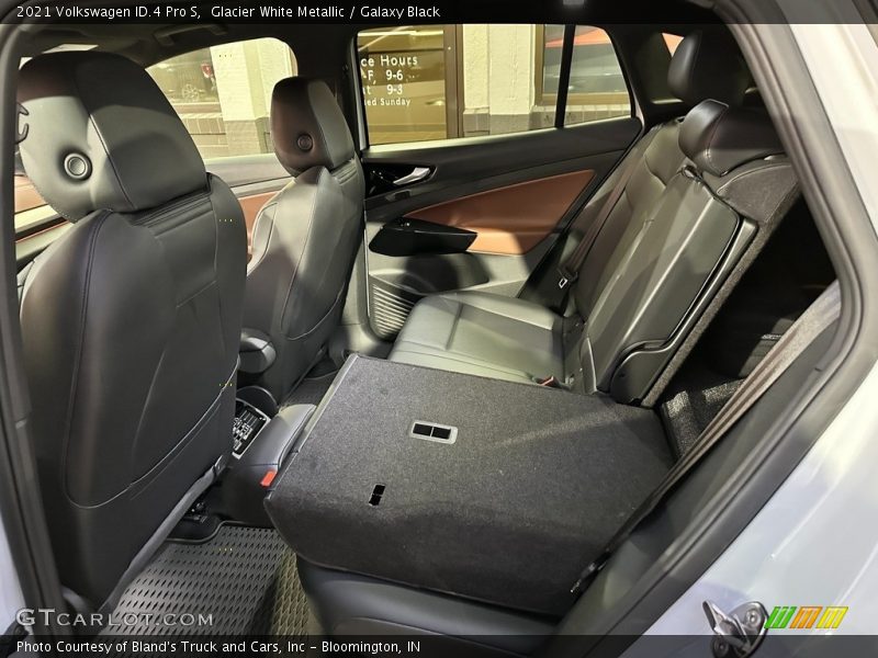 Glacier White Metallic / Galaxy Black 2021 Volkswagen ID.4 Pro S