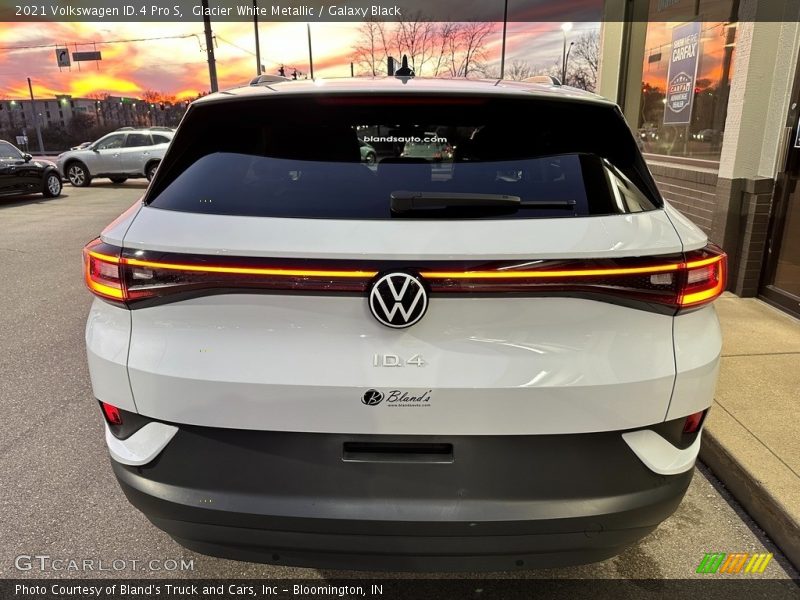 Glacier White Metallic / Galaxy Black 2021 Volkswagen ID.4 Pro S