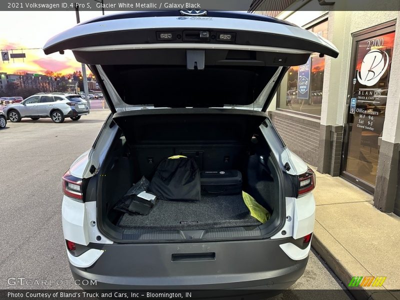 Glacier White Metallic / Galaxy Black 2021 Volkswagen ID.4 Pro S
