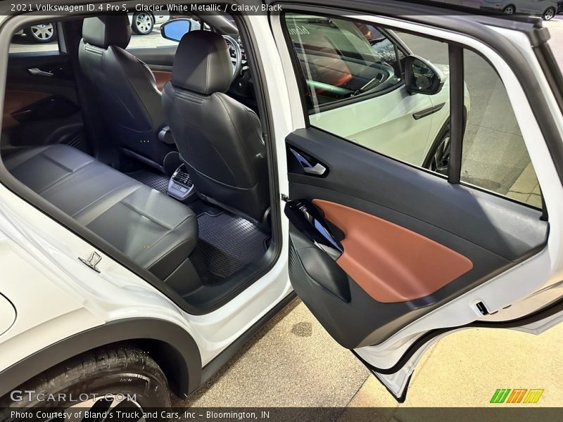 Glacier White Metallic / Galaxy Black 2021 Volkswagen ID.4 Pro S
