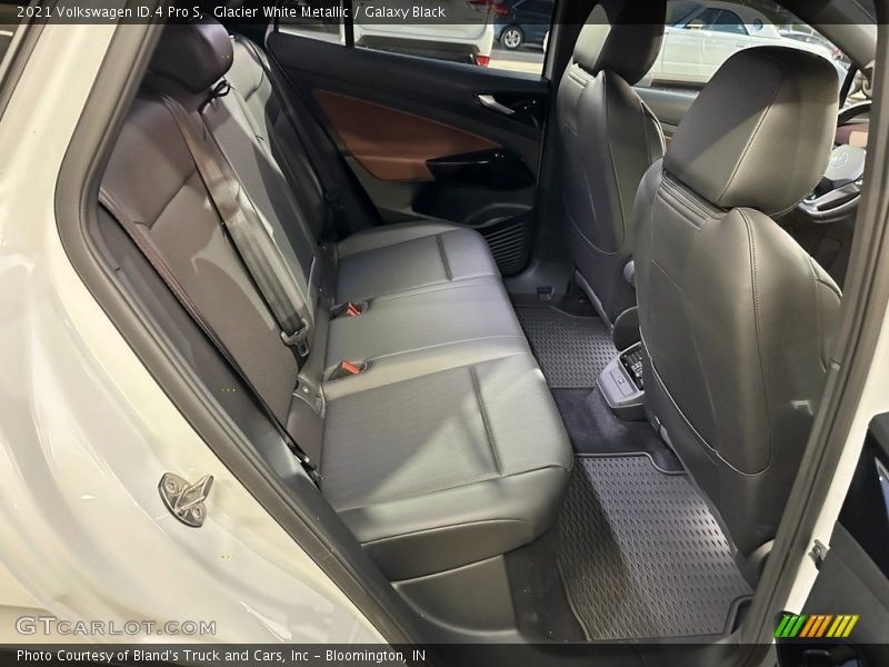 Glacier White Metallic / Galaxy Black 2021 Volkswagen ID.4 Pro S