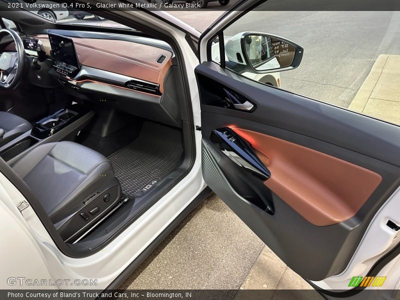 Glacier White Metallic / Galaxy Black 2021 Volkswagen ID.4 Pro S