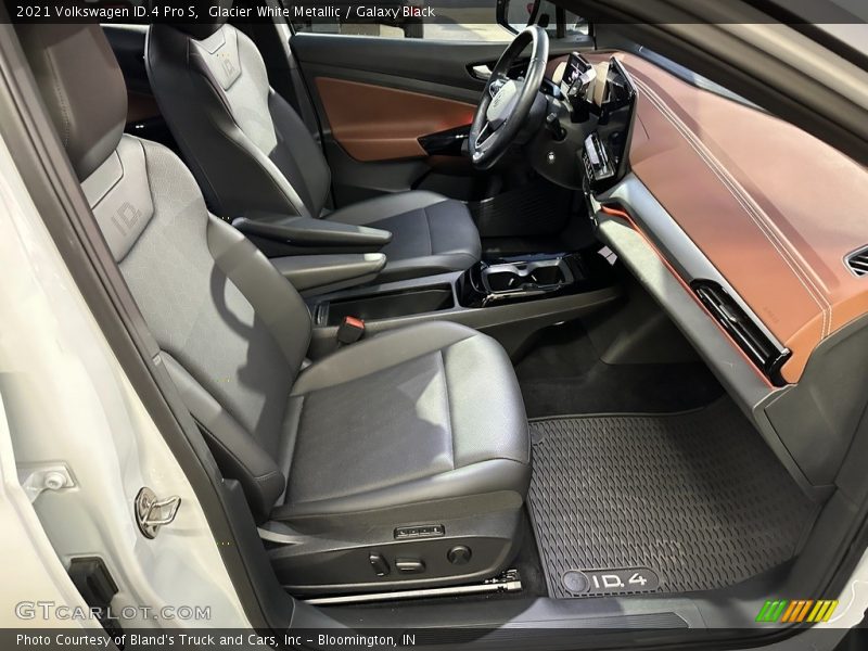 Glacier White Metallic / Galaxy Black 2021 Volkswagen ID.4 Pro S