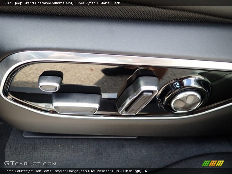 Silver Zynith / Global Black 2023 Jeep Grand Cherokee Summit 4x4