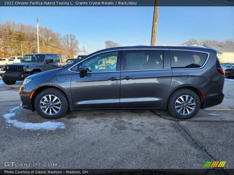 Granite Crystal Metallic / Black/Alloy 2022 Chrysler Pacifica Hybrid Touring L