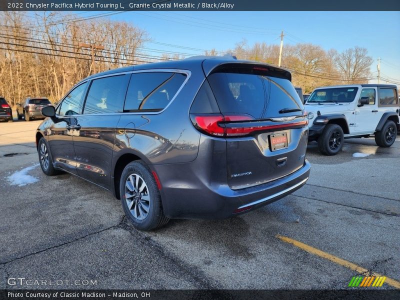 Granite Crystal Metallic / Black/Alloy 2022 Chrysler Pacifica Hybrid Touring L