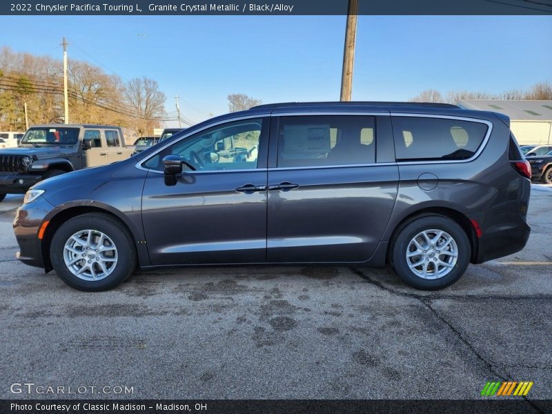 Granite Crystal Metallic / Black/Alloy 2022 Chrysler Pacifica Touring L
