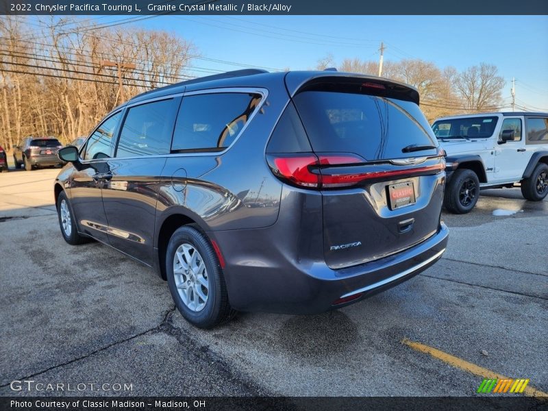 Granite Crystal Metallic / Black/Alloy 2022 Chrysler Pacifica Touring L