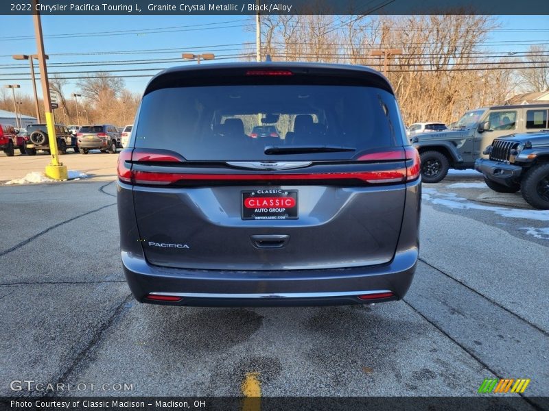 Granite Crystal Metallic / Black/Alloy 2022 Chrysler Pacifica Touring L