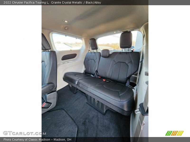 Granite Crystal Metallic / Black/Alloy 2022 Chrysler Pacifica Touring L