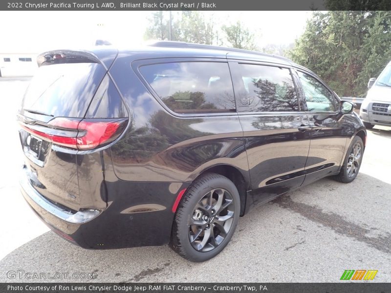 Brilliant Black Crystal Pearl / Black 2022 Chrysler Pacifica Touring L AWD