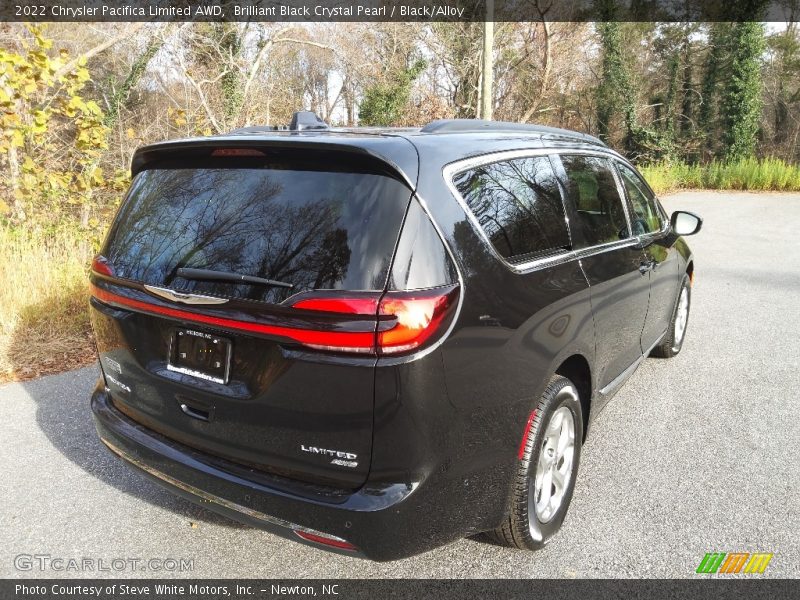 Brilliant Black Crystal Pearl / Black/Alloy 2022 Chrysler Pacifica Limited AWD