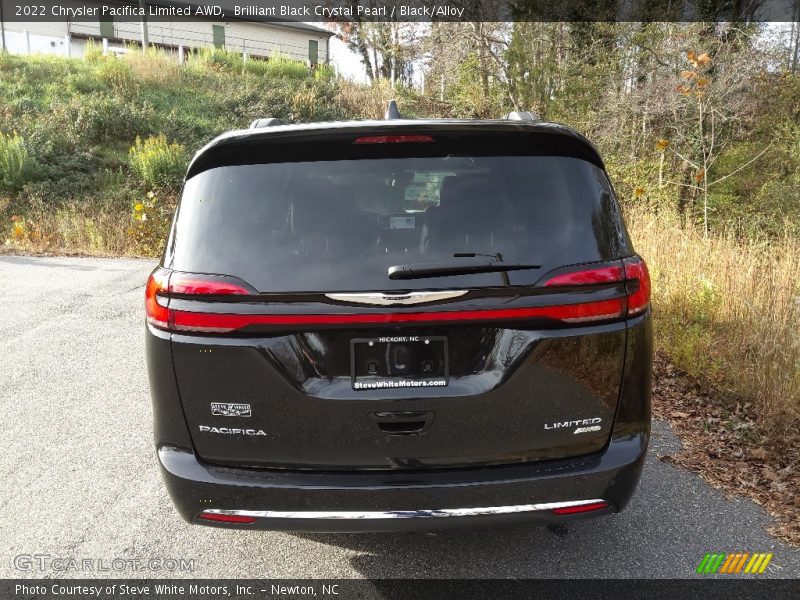 Brilliant Black Crystal Pearl / Black/Alloy 2022 Chrysler Pacifica Limited AWD