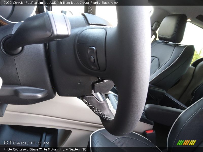 Brilliant Black Crystal Pearl / Black/Alloy 2022 Chrysler Pacifica Limited AWD