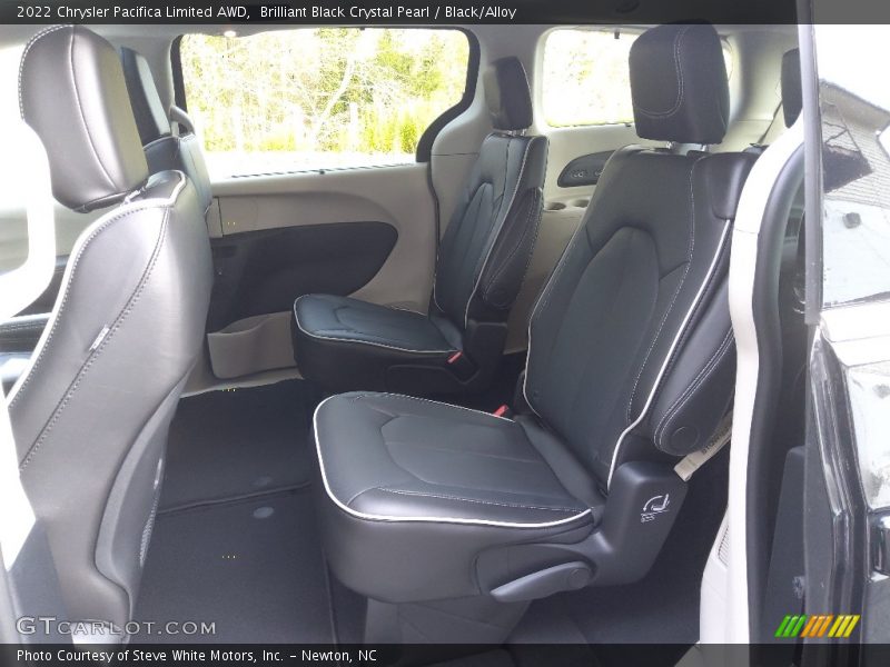 Brilliant Black Crystal Pearl / Black/Alloy 2022 Chrysler Pacifica Limited AWD