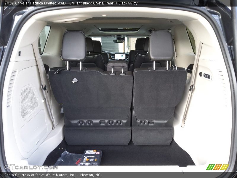 Brilliant Black Crystal Pearl / Black/Alloy 2022 Chrysler Pacifica Limited AWD