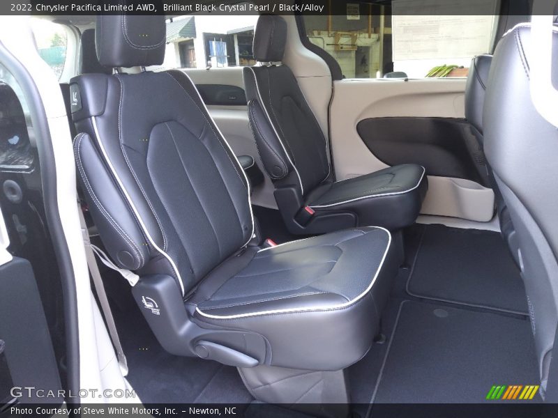 Brilliant Black Crystal Pearl / Black/Alloy 2022 Chrysler Pacifica Limited AWD