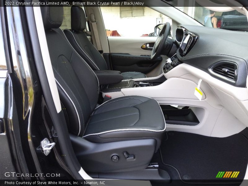 Brilliant Black Crystal Pearl / Black/Alloy 2022 Chrysler Pacifica Limited AWD