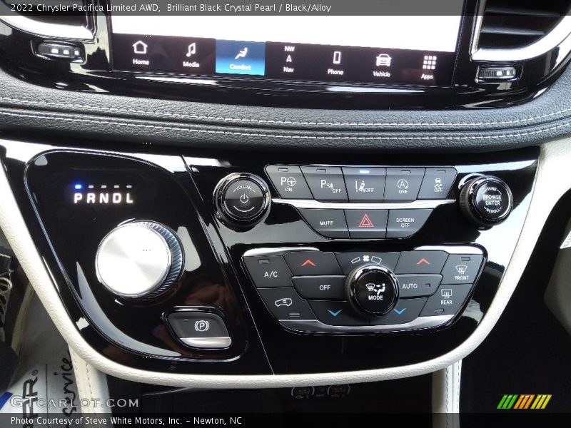 Brilliant Black Crystal Pearl / Black/Alloy 2022 Chrysler Pacifica Limited AWD