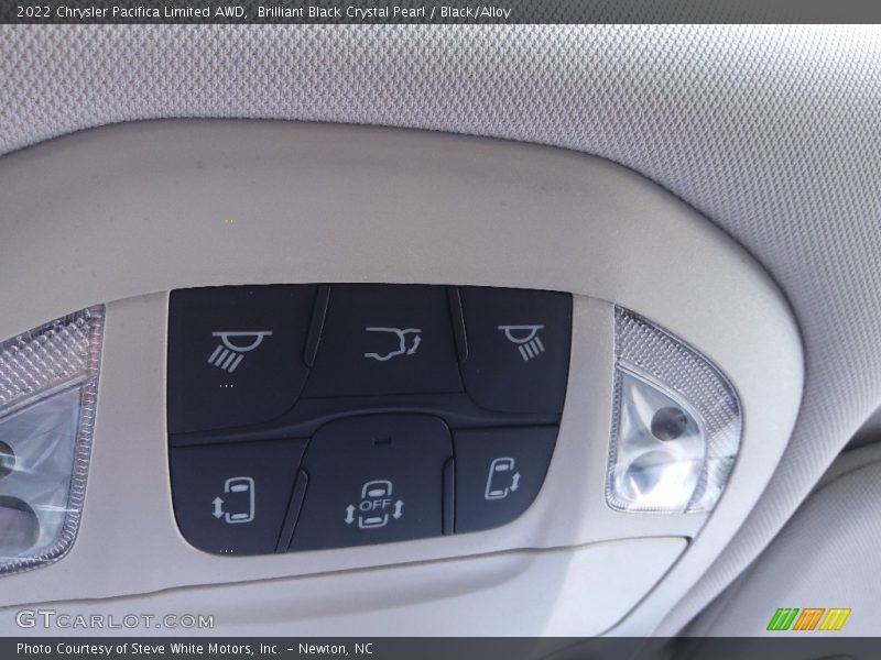 Brilliant Black Crystal Pearl / Black/Alloy 2022 Chrysler Pacifica Limited AWD