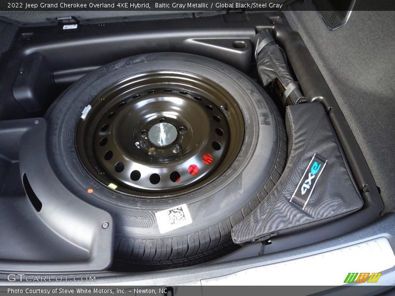 Baltic Gray Metallic / Global Black/Steel Gray 2022 Jeep Grand Cherokee Overland 4XE Hybrid