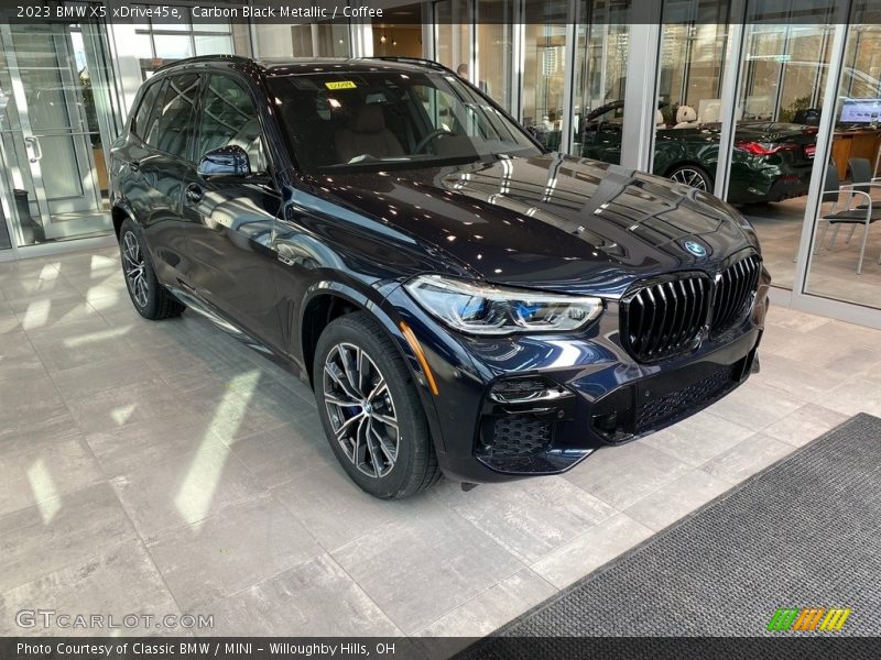 Carbon Black Metallic / Coffee 2023 BMW X5 xDrive45e