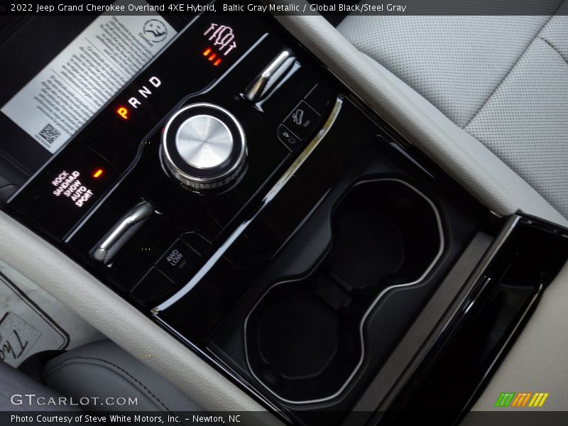  2022 Grand Cherokee Overland 4XE Hybrid 8 Speed Automatic Shifter