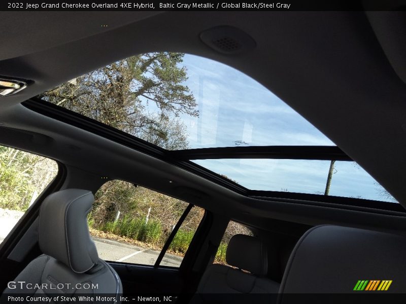 Baltic Gray Metallic / Global Black/Steel Gray 2022 Jeep Grand Cherokee Overland 4XE Hybrid