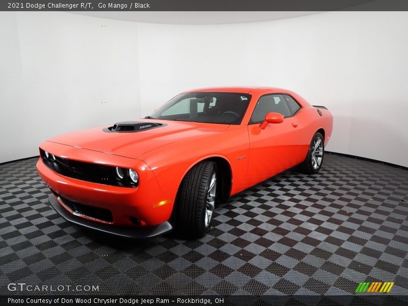 Go Mango / Black 2021 Dodge Challenger R/T