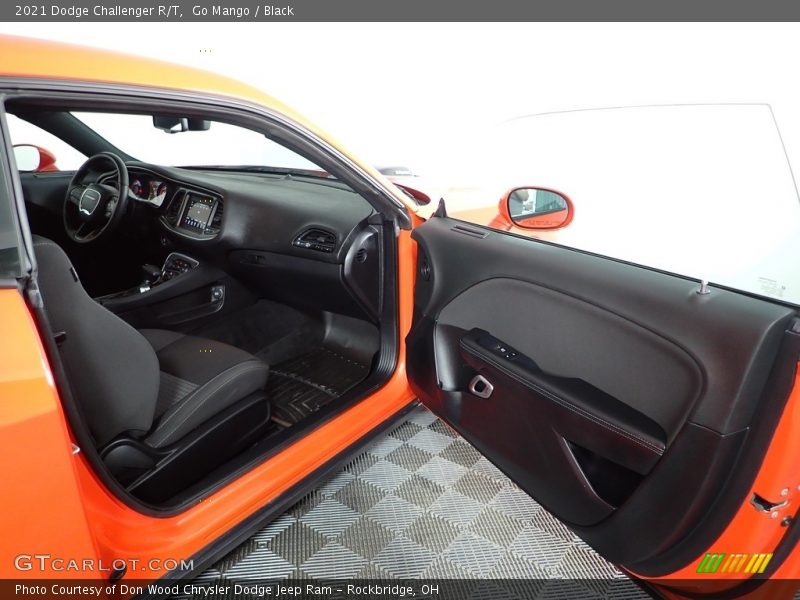 Go Mango / Black 2021 Dodge Challenger R/T