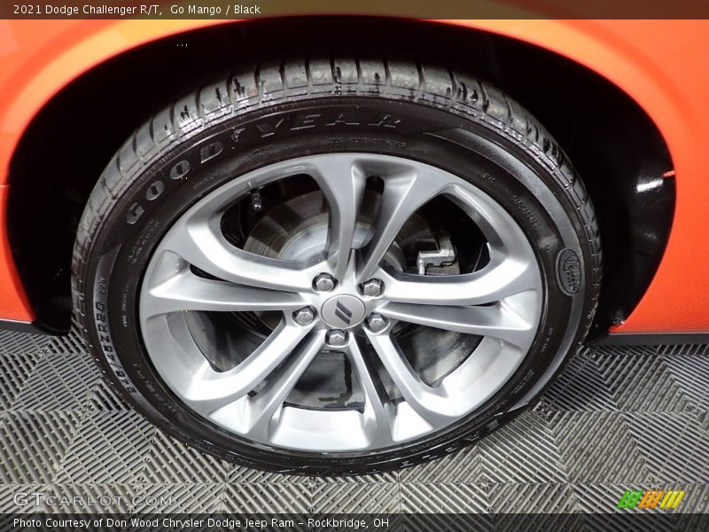 Go Mango / Black 2021 Dodge Challenger R/T