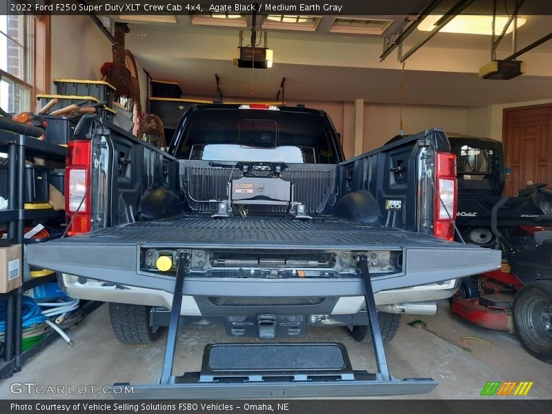 Agate Black / Medium Earth Gray 2022 Ford F250 Super Duty XLT Crew Cab 4x4