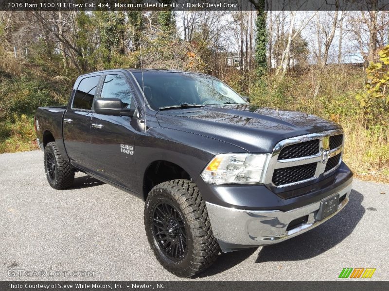 Front 3/4 View of 2016 1500 SLT Crew Cab 4x4