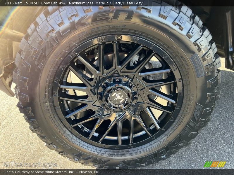 Custom Wheels of 2016 1500 SLT Crew Cab 4x4