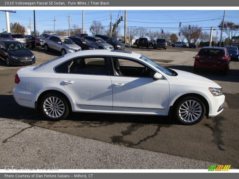Pure White / Titan Black 2016 Volkswagen Passat SE Sedan