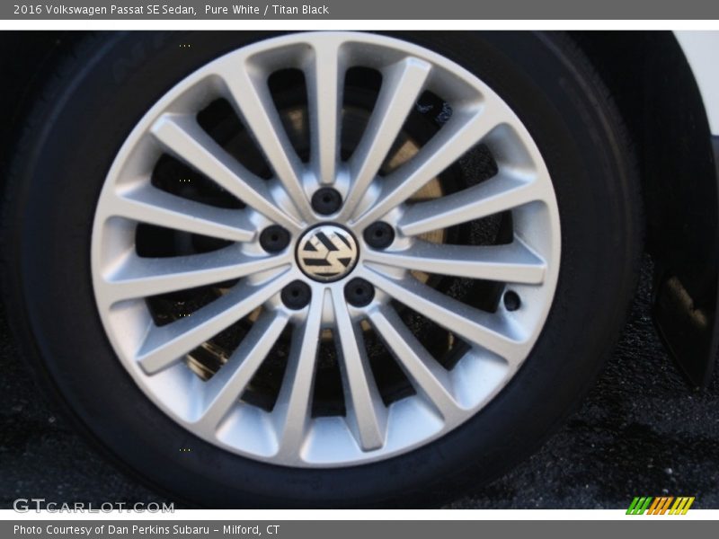  2016 Passat SE Sedan Wheel