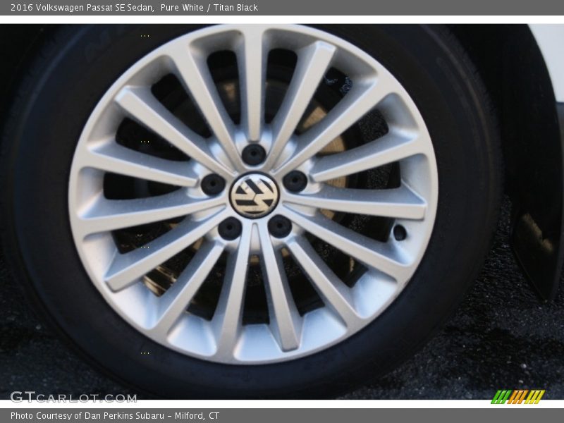  2016 Passat SE Sedan Wheel